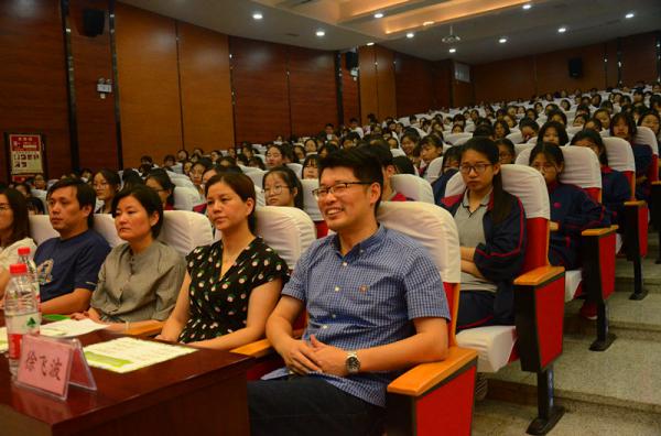 0703(i)ĝ ˡӛϵW(xu)ǰI(y)̌W(xu)ɹR(bo)չʾ(dng)-2.jpg