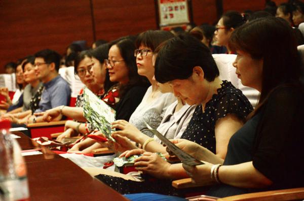 0703(i)ĝ ˡӛϵW(xu)ǰI(y)̌W(xu)ɹR(bo)չʾ(dng)-4.jpg